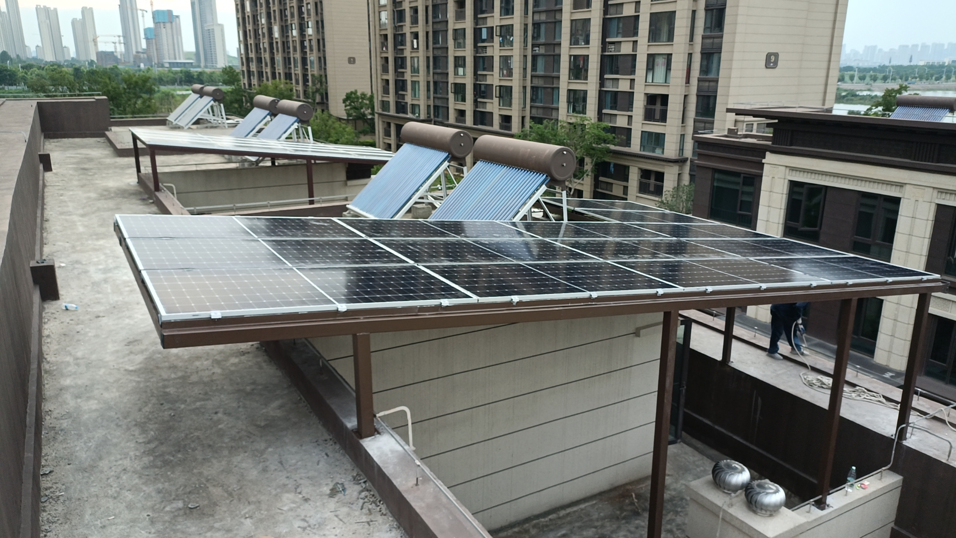 武漢7kw的屋頂光伏發電，搭棚不占用原本空間
